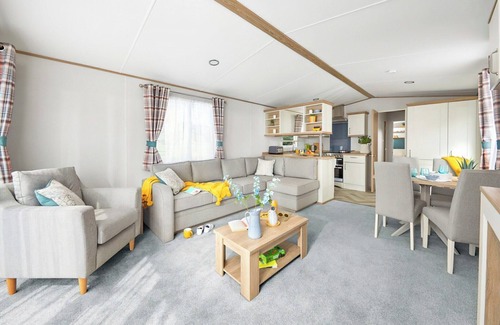 Truro Ski Chalet | Platinum 2 Pet Friendly Sleeps 4