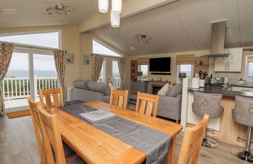 Borth Cottage | PLATINUM LODGE, pet friendly, character holiday cottage in Borth