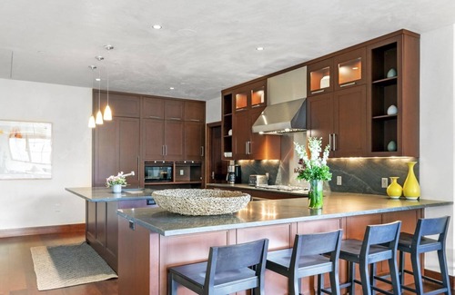 Vail Apartment | Platinum Vail Solaris 3 Bedroom Vacation Rental Set at the Base of the Mountain Just Steps From the Gondola