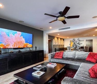 La Paz Apartment | Playa de La Paz 1 Br Luxury Condo & access to Beach Club