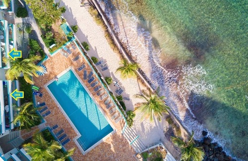 Bolongo Bay Apartment | Playa Linda - St. Thomas Oceanfront Studio Condo at Pool & Bolongo Beach, USVI