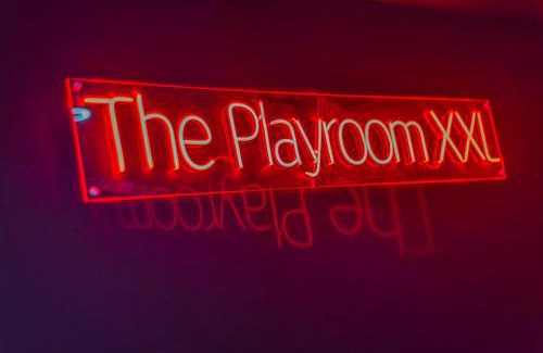 Libourne Villa | Playroom XXL Loft LOVE Room avec Espace spa Terrasse vue sur les toits Salle de jeux pour adultes Libourne centre 10 min de St Emilion Proche Bordeaux