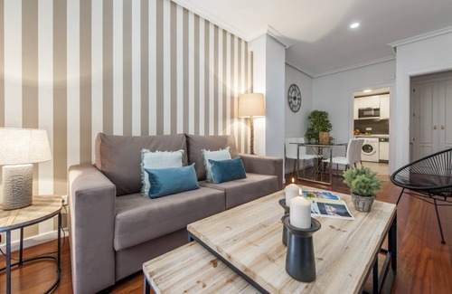 Malasana Apartment | Plaza España VI-Modern apartment in Gran Via, close to main attractions.