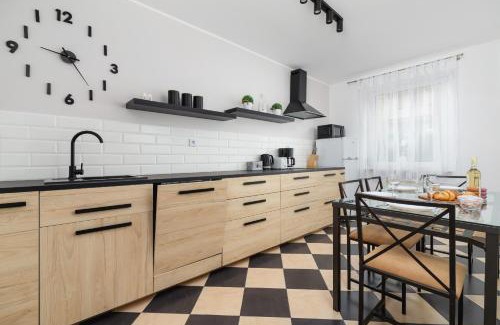 Lagiewniki Apartment | Pleasant Apartment with Terrace Cracow by Noclegi Renters