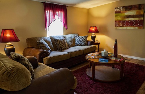 Homosassa Bed & Breakfast | Pleasant Days B&b Tropical Master Suite.