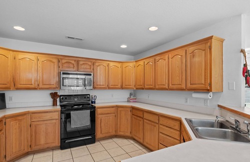 Bentonville House | Pleasant View Cottage-10 Min Walk to Walmart HQ