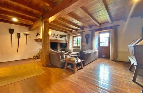 Ordino Apartment | Pleta Ordino 18, Duplex rustico con chimenea, Ordino, zona vallnord