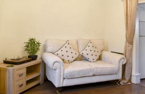 Castle Cary House | Plum Cottage