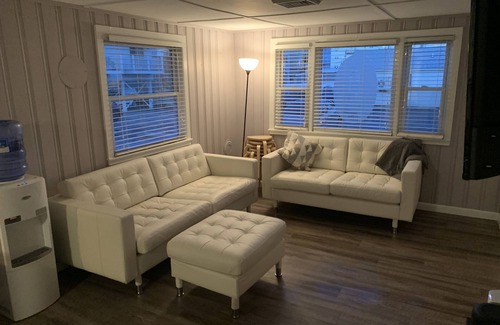 Hampton Cottage | Plum Place - Dog Friendly, Steps from the beach