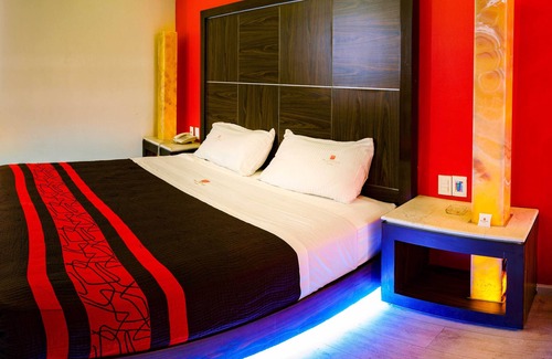 Ixtacalco Hotel | Plutarco Suites