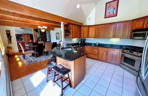 Franconia House | PO Private home across from Cannon! Stunning patio w/fire pit, gorgeous fireplace!