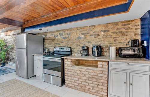 Sciota Cabin | *Poconos Cave Indoor Heated Pool/Private Pond*