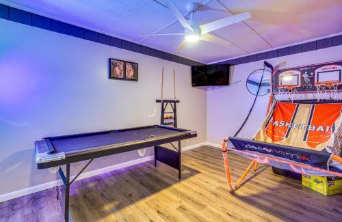 East Stroudsburg House | Poconos Family Home with Game Room and Community Perks