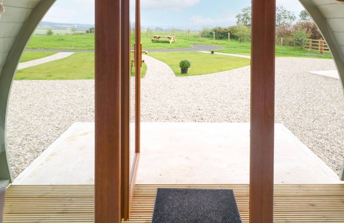 Armoy Cottage | POD 3, romantic, with hot tub in Ballycastle