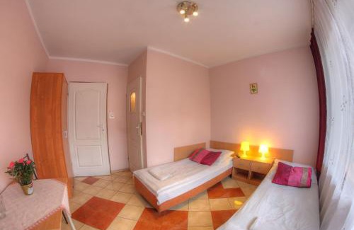 Ustka Bed & Breakfast | Pod Różą B&B