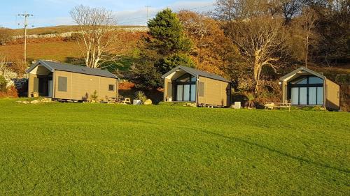 Llwyngwril Ski Chalet | POD4 Family Glamping with seaview & Wi-Fi