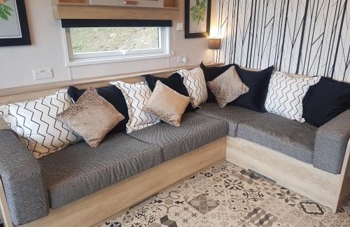 Llwyngwril Ski Chalet | POD4 Family Glamping with seaview & Wi-Fi