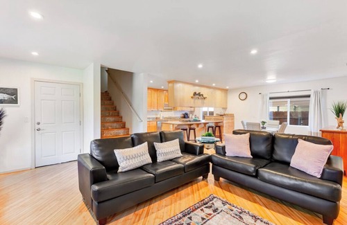 Point Loma Heights Villa | Point Loma 3 bedroom/2bath