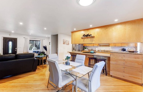 Point Loma Heights Villa | Point Loma 3 bedroom/2bath