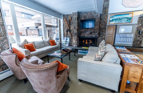 Snowmass Village Hotel | Pokolodi Lodge