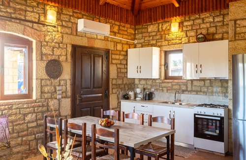 Pylos-Nestoras House | Polilimnio Mini Castle - Fotini s Unique Eco Gem