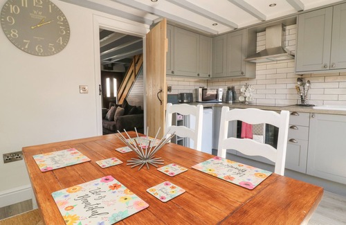 Kirkby Fleetham Cottage | POLLARD COTTAGE, pet friendly, with open fire in Northallerton