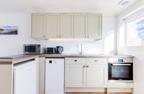 Polzeath Cottage | Polzeath 2 Bedroom Renovated Cottage by Beach