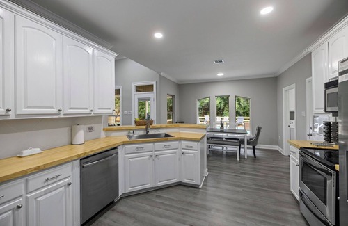 Robert House | Ponchatoula - Robert Oasis with Pool & Game Room