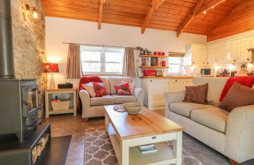 Mabe House | Pond Cottage