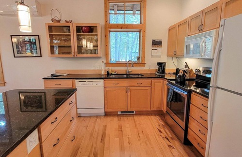 Mazama Cabin | Ponderosa Cabin Summa
