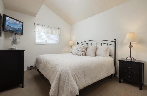 Century West House | Ponderosa Resort Condo for 6