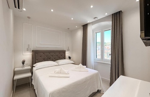 Split House | Pont Rooms