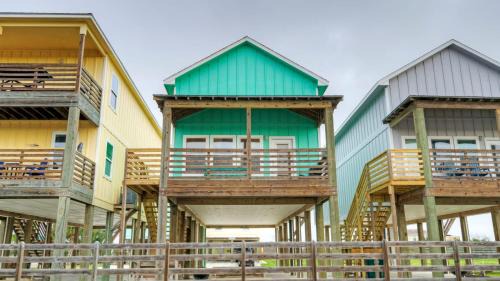 Flour Bluff House | Pool Access Boat Dock Steps to the Gulf The Pintail by AvantStay