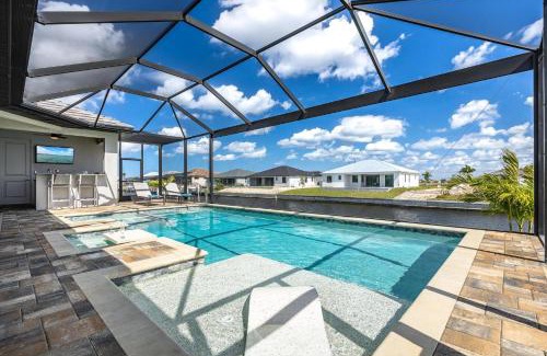 Burnt Store House | Pool and Spa, Canal Views, Sleeps 12! - Salted Air Villa