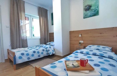 Novi Sad Bed & Breakfast | Pool and Villa Splav Dunavac