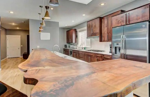 Highlands House | POOL BBQ Patio | Pool Table | Summer Fun