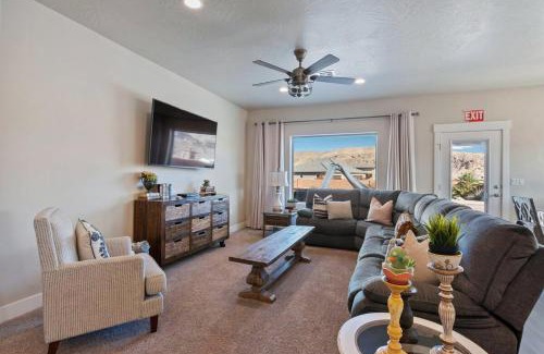 La Verkin House | Pool & Hot Tub & Fire Pit & Water Slide