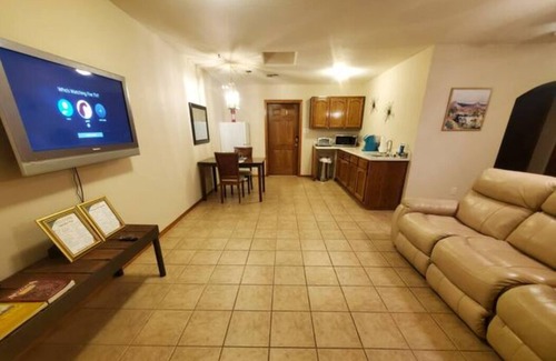 Yuma Cottage | Pool House Get-a-Way