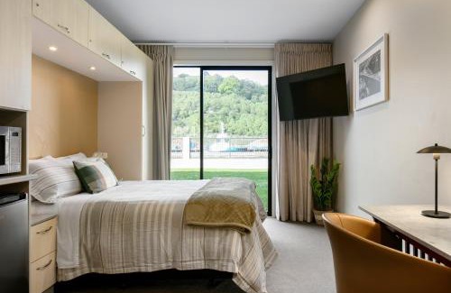 Gisborne Apartment | Pool & River Views - 600m to CBD