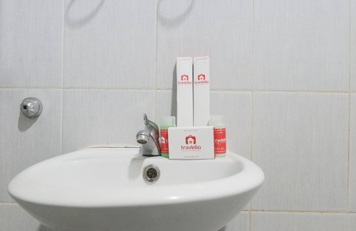 Surabaya Apartment | Pool View 2BR at Dian Regency Apartment