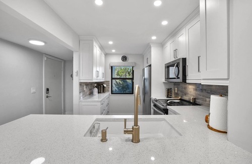 Hutchinson Island South Condo | Pool view first floor Corner unit