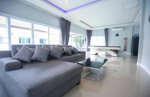 Pa Bong Villa | Pool Villa Chiangmai View Home