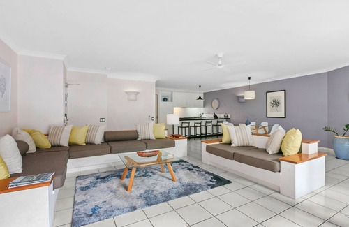 Palm Cove Apartment | Poolside Apt In Alamanda Beachfront Resort 41