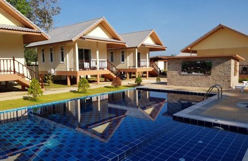 Khao Lak Resort | Poolside Bungalows