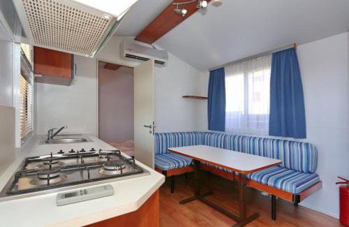 Turanj House | Poolside Mobile Home