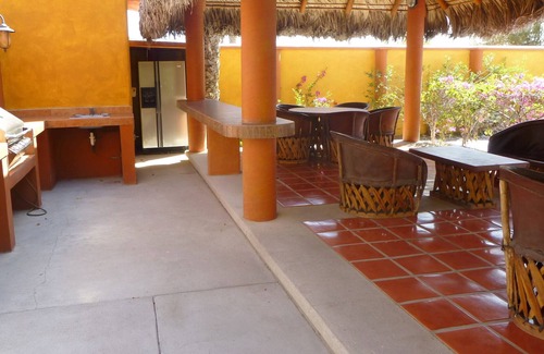 La Paz Villa | Poolside Villa in Beautiful Complex