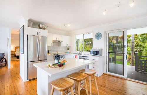 Vincentia House | Poolside Vincentia