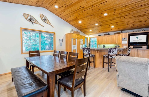 Deer Park House | POPL33 - Classic Sunriver Home, Fireplace, A/C, Hot Tub
