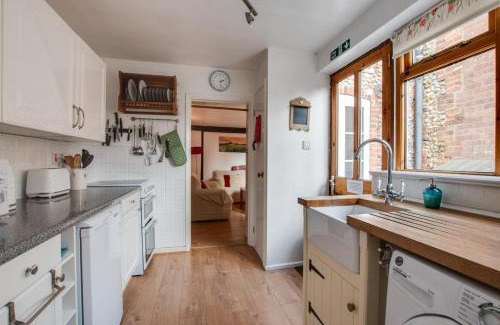Briston House | Poppy Cottage