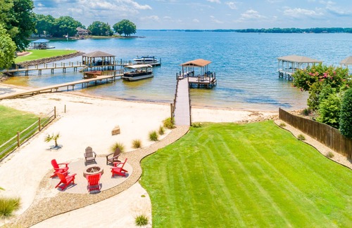 Mount Mourne House | Popular Pet Friendly Lake Home! Pool, Hot Tub & Sandy Beach! Book Summer '26 NOW